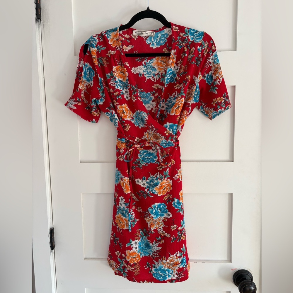 Abercrombie & Fitch Red Floral Wrap Dress size S